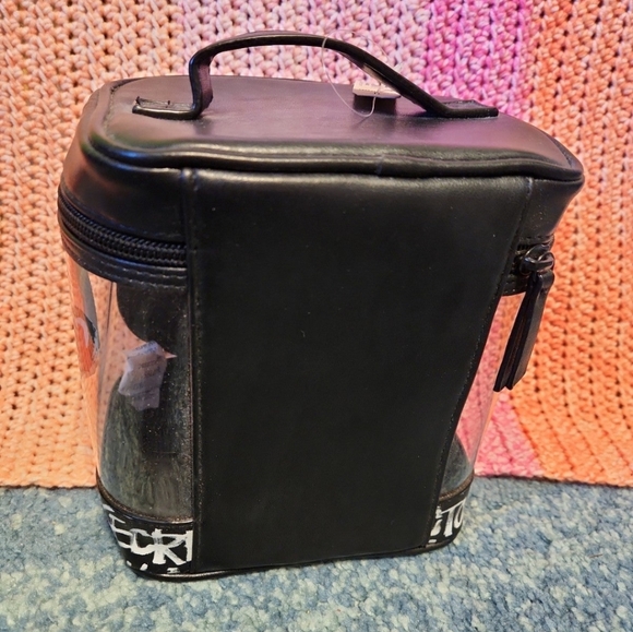 NWT Victoria's Secret Cosmetics Bag - Picture 5 of 5